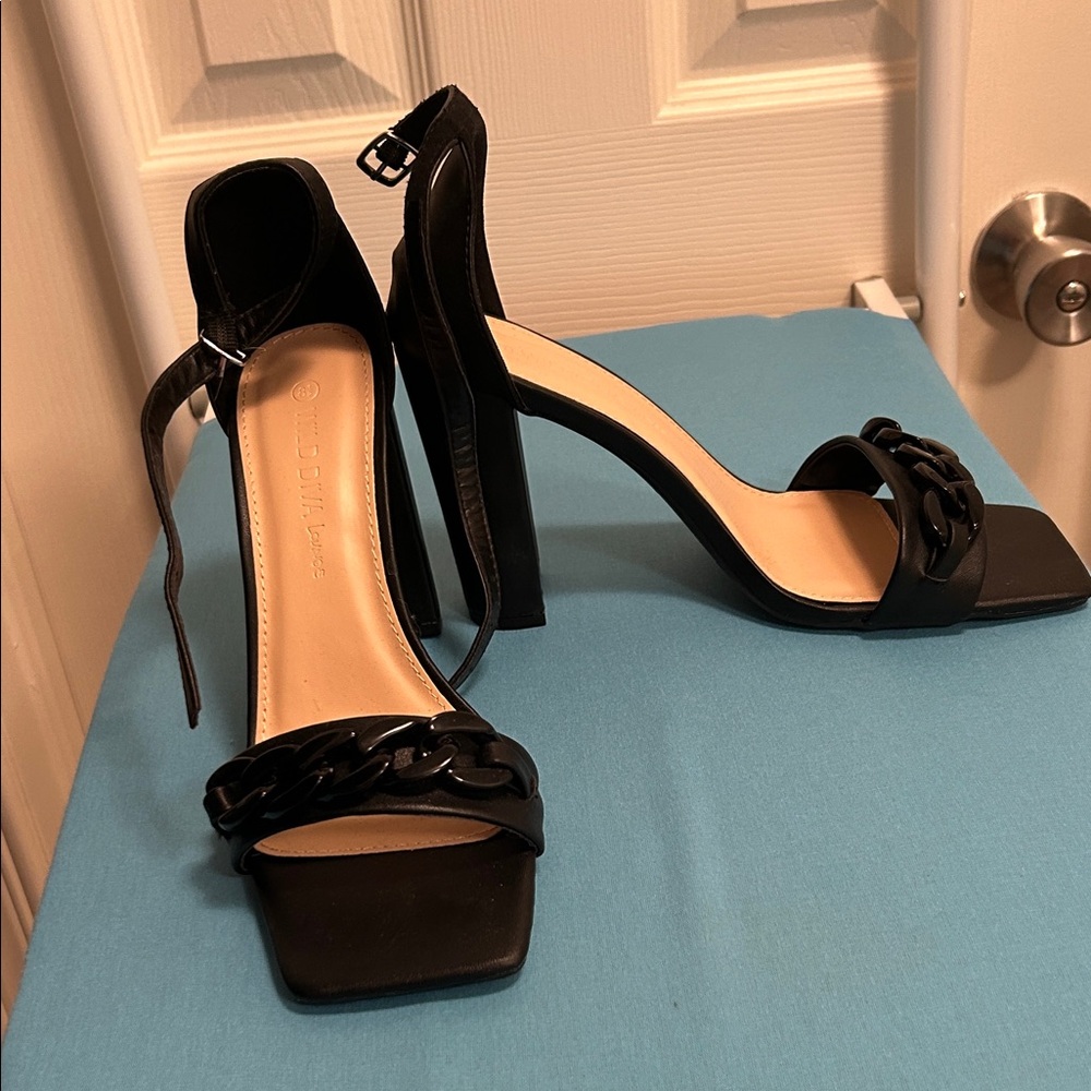 Wild Diva Black Chain Detail Heels